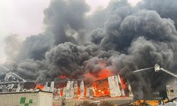 İstanbul'da büyük yangın: Otel tahliye edildi!