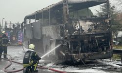 Seyir halindeki yolcu otobüsü kül oldu!