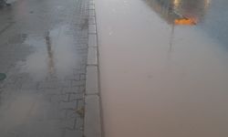 Eskişehir’de sağanak yolları göle çevirdi