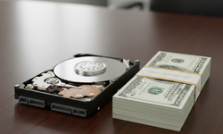 1 gigabayt depolama alanı maliyeti yıllar içinde nasıl düştü?