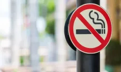 Yeni sigara yasakları geliyor: Kasa arkasından kalkacak, parklarda içilemeyecek