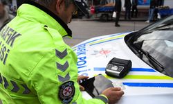 Trafikte yeni düzenleme: “Dur” ihtarına uymayana 200 bin TL ceza!