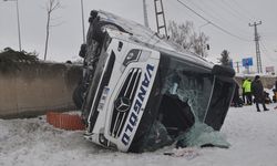 Yolcu otobüsü takla attı: Çok sayıda yaralı var!