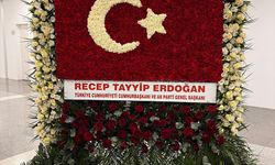Erdoğan'dan MHP'ye Türk bayraklı kutlama çiçeği!