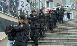 Borsa dolandırıcıları hakim karşısında!