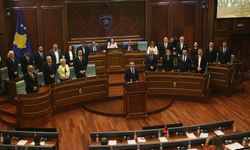 Yeni hükümet Meclisten güven oyu aldı!