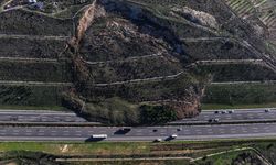 Toprak kaymasıyla kapatılan İstanbul-İzmir Otoyolu açıldı!