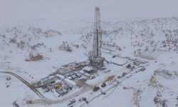 Gabar'da petrol üretimi yoğun kar altında sürüyor!