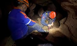 İzmir'de 1 kişi mağaraya düştü!