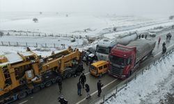 Sis ve buzlanmada araçlar birbirine girdi!