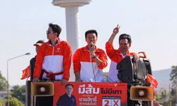 Tayland'da halk sandık başında