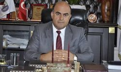 Eski belediye başkanını, oğlu baltayla öldürdü