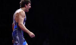 Milli güreşçi Yüksel Sarıçiçek Zagreb'te şampiyon oldu