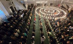 İlk teravihte vatandaşlar camiye akın etti