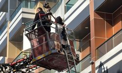 Otel yangınında mahsur kalan 8 kişi kurtarıldı