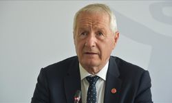 Epstein'le ilişkisi ortaya çıkan eski Başbakan hastaneye kaldırıldı