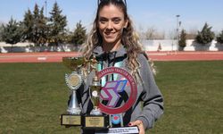 Milli kadın atlet, park ve yollarda yarışlara hazırlanıyor!