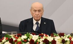 Bahçeli Afganistan'daki Türkmen çocuklara bayramlık gönderdi