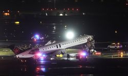 Havalimanına inen uçak itfaiye aracına çarptı!