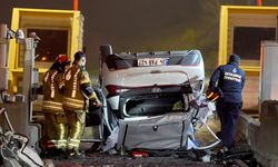 Gişelere çarpan arabada can pazarı!