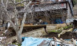 Mersin'deki heyelanda 65 ev hasar gördü!