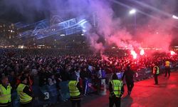 Kosova'da maç meydanlarda izlendi