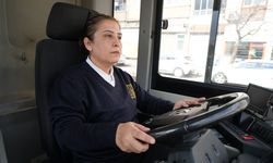 Şehrin ilk kadın otobüs şoförü oldu!