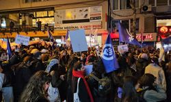 Beyoğlu'nda yasak dinlemeyen 5 gösterici gözaltına alındı