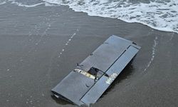 Sakarya'da sahile dron parçası vurdu