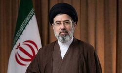 Mücteba Hamaney: Hürmüz Boğazı kapalı kalmaya devam etmeli!