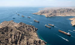 Hürmüz Boğazı’nda 15 Türk sahipli gemi mahsur kaldı!