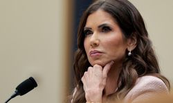 Trump, Noem'i görevden aldı