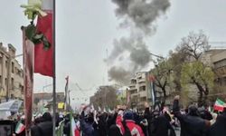 İran'da miting alanında patlama!