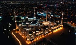 Bu gece bin aydan daha hayırlı Kadir Gecesi!