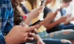 Çocuklara sosyal medya yasağı teklifi Komisyon'dan geçti