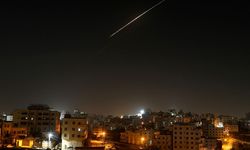 İran'ın misillemesinde İsrail’de bir fabrikada yangını çıktı!