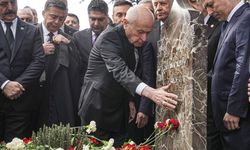 Alparslan Türkeş kabri başında anıldı!