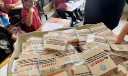 Ülkü Ocakları okullarda 'püskevit' dağıttı!