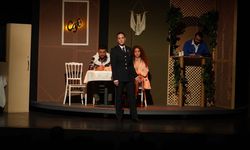 Polisler tiyatro oyunuyla uyuşturucuya dikkat çekiyor!