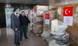 Türkiye İran'a 3 yardım tırı gönderdi