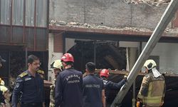 Ankara'da dört katlı binanın platformu çöktü!