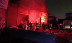 Hurdacı dükkanı alevlere teslim oldu!