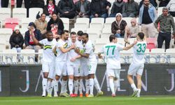 Sivasspor evinde yıkıldı: Erokspor 3 puanı 3 golle aldı