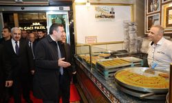 Diyarbakır'a gelen Cevdet Yılmaz’dan 'tatlı' bir mola!