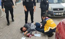 Tartıştıkları genci bıçakla yaralayıp kaçtılar