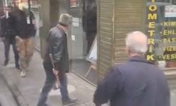 Baltayla otobüs şoförüne saldırdı!