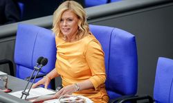 Korsanlar Klöckner'in telefonundaki bilgileri ele geçirdi!