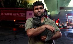 Yangında mahsur kalan kedi kurtarıldı
