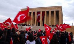 Gençlik Ata'nın huzuruna çıktı!