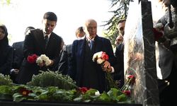 MHP lideri Bahçeli Türkeş’in kabrini ziyaret etti